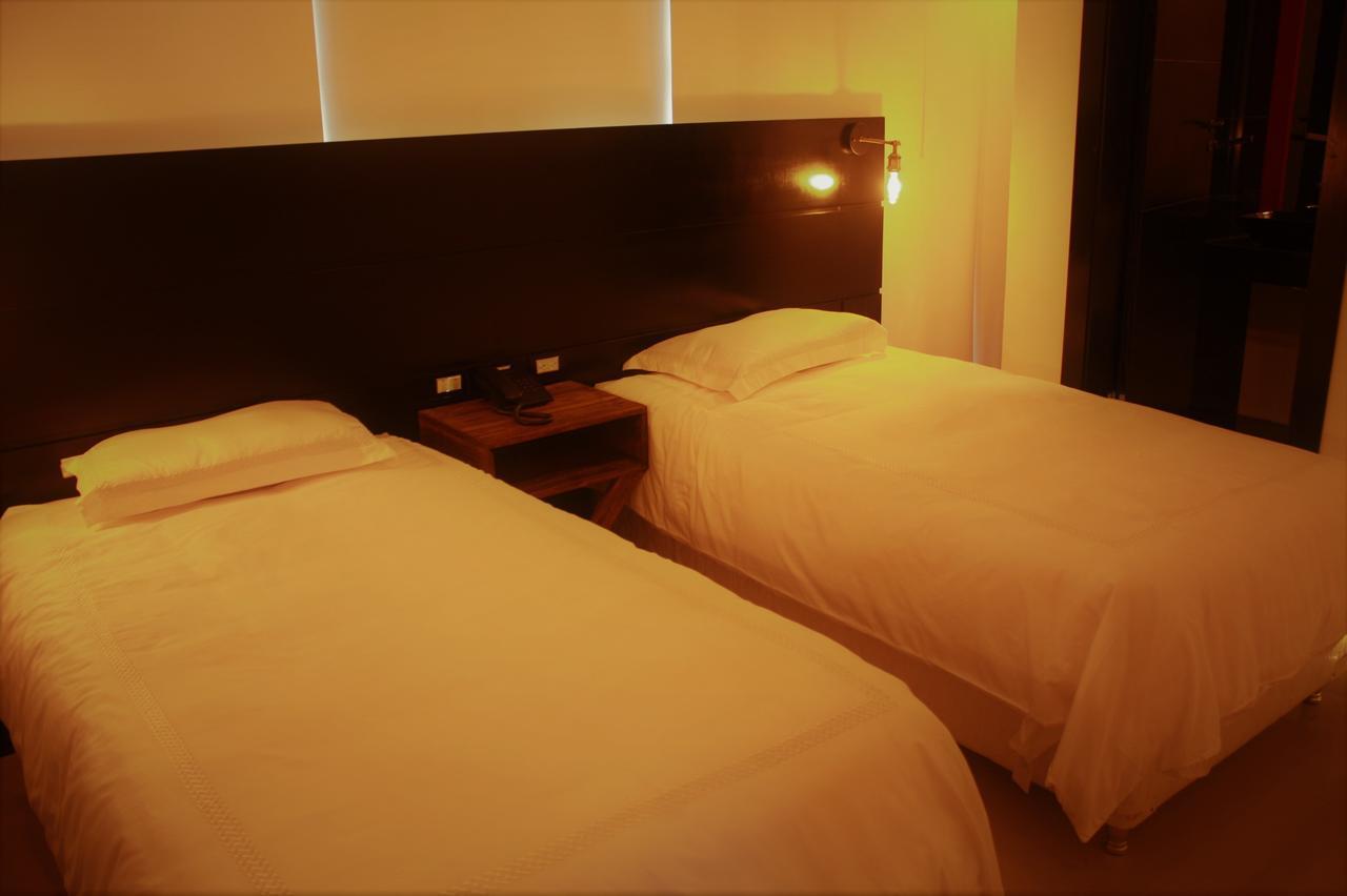 Hotel 1945 Aeropuerto Asuncion Ngoại thất bức ảnh